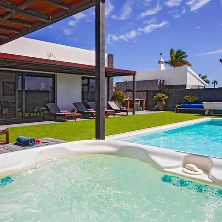 Angelina Villa